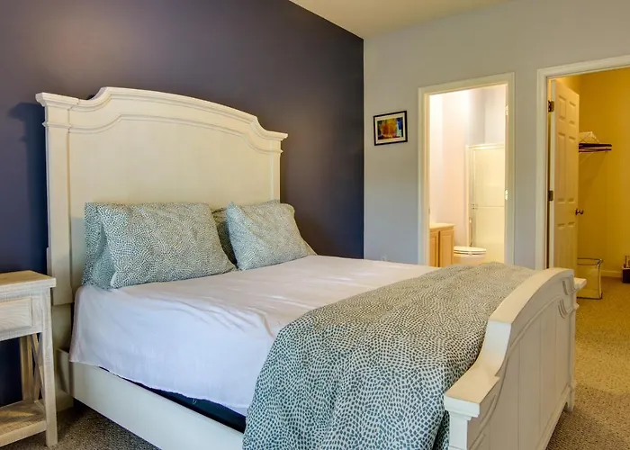Condo W/ Pool Access ~ 2 Mi To Rehoboth Beach!