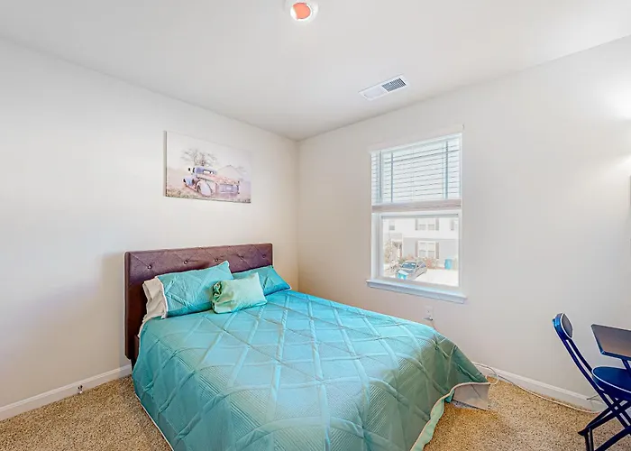 8 Mi To Dover Motor Speedway! Dog-Friendly Retreat