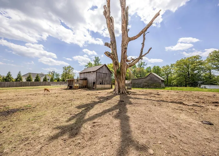 Small House On Gentleman'S Farm